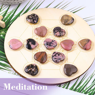 Glasierte Rhodonit-Herz-Kristalle zur Chakra-Balancierung