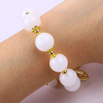 Natürlicher weißer Achat 14MM Kristall Einzelkreis Handstring Schmetterling Charme Armband zum Geschenk