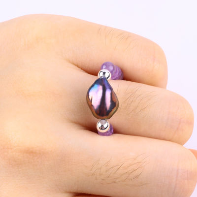 4mm Handgemachter Edelstein Perlenring Verstellbarer Elastischer Sodalit Steinring Mit Peel Charme Für die Party täglich zu tragen