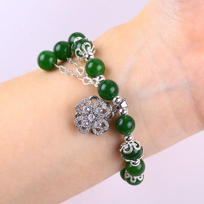 8MM Dunkler grüner Jade Stein mit Spinner Blumen Charme spirituelle Heilung Runde Form Stretch Perlen Armband