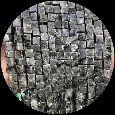 Würfel-Quadrat-Form Howlit Lapis Lazuli Loose Bead Strands für die DIY Schmuckherstellung